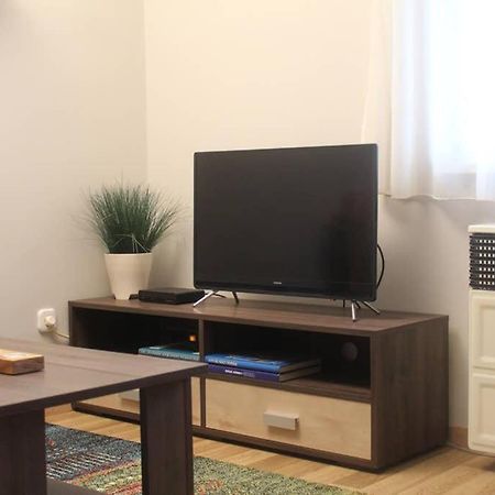 Green Garden Apartment Ingyenes Zart Parkoloval Szeged Bagian luar foto