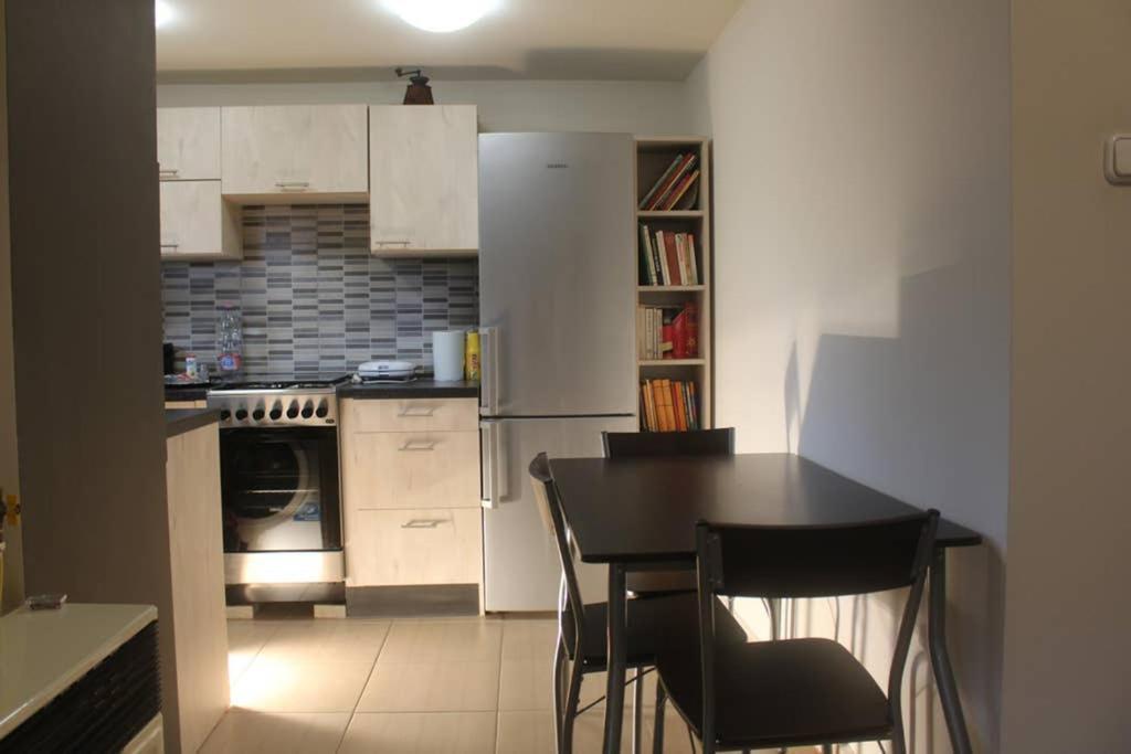 Green Garden Apartment Ingyenes Zart Parkoloval Szeged Bagian luar foto