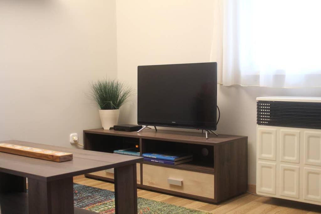Green Garden Apartment Ingyenes Zart Parkoloval Szeged Bagian luar foto